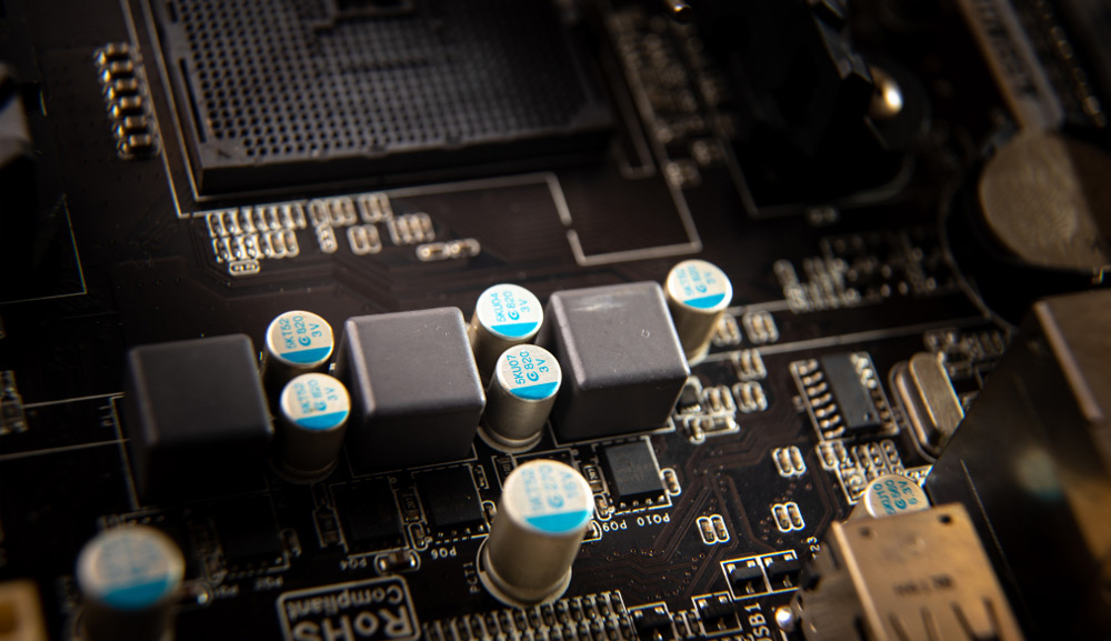 无功补偿电容器的使用寿命影响因素